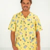 Casaque Pédiatrie Homme Manches Courtes Jaune Motifs JULES -Travail Professionnels Vêtements Magasin casaque pediatrie homme manches courtes jaune motifs jules