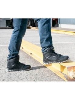 Safety Jogger Chaussure De Sécurité Montante Lightweight Absolute Noire SP1 ESD SRC -Travail Professionnels Vêtements Magasin chaussure de securite montante ultra legere absolute noire sp1 esd src 3