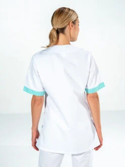 Tunique Aide Soignante Asymétrique Blanc Et Vert ROXANE -Travail Professionnels Vêtements Magasin tunique aide soignante asymetrique blanc et vert roxane 2