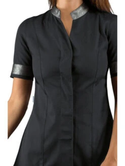 Tunique Esthéticienne Noire Et Argent Manches Courtes Isacco 5 Tunique Esthéticienne Noire Et Argent Manches Courtes Isacco -Travail Professionnels Vêtements Magasin tunique estheticienne noire et argent manches courtes isacco 1