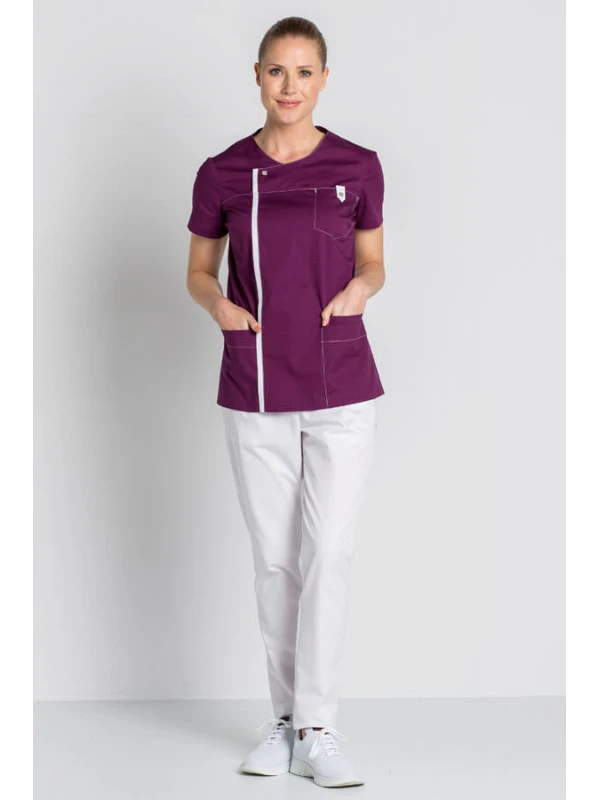 Tunique Médicale Moderne Look Couleur Prune 4 Tunique Médicale Moderne Look Couleur Prune – Image 2
